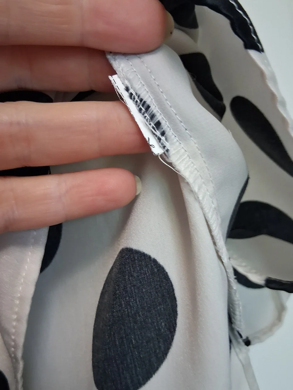 XL Zara Black and White Polka Dot Tie-Neck Blouse With Pearl Cuffs - Picture 11 of 12